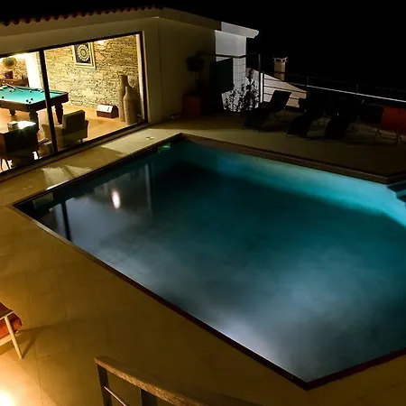 The Vineyard Villa *